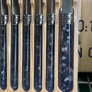 New Lorena Set of 6 Marbleized Steak Knives in wooden case
